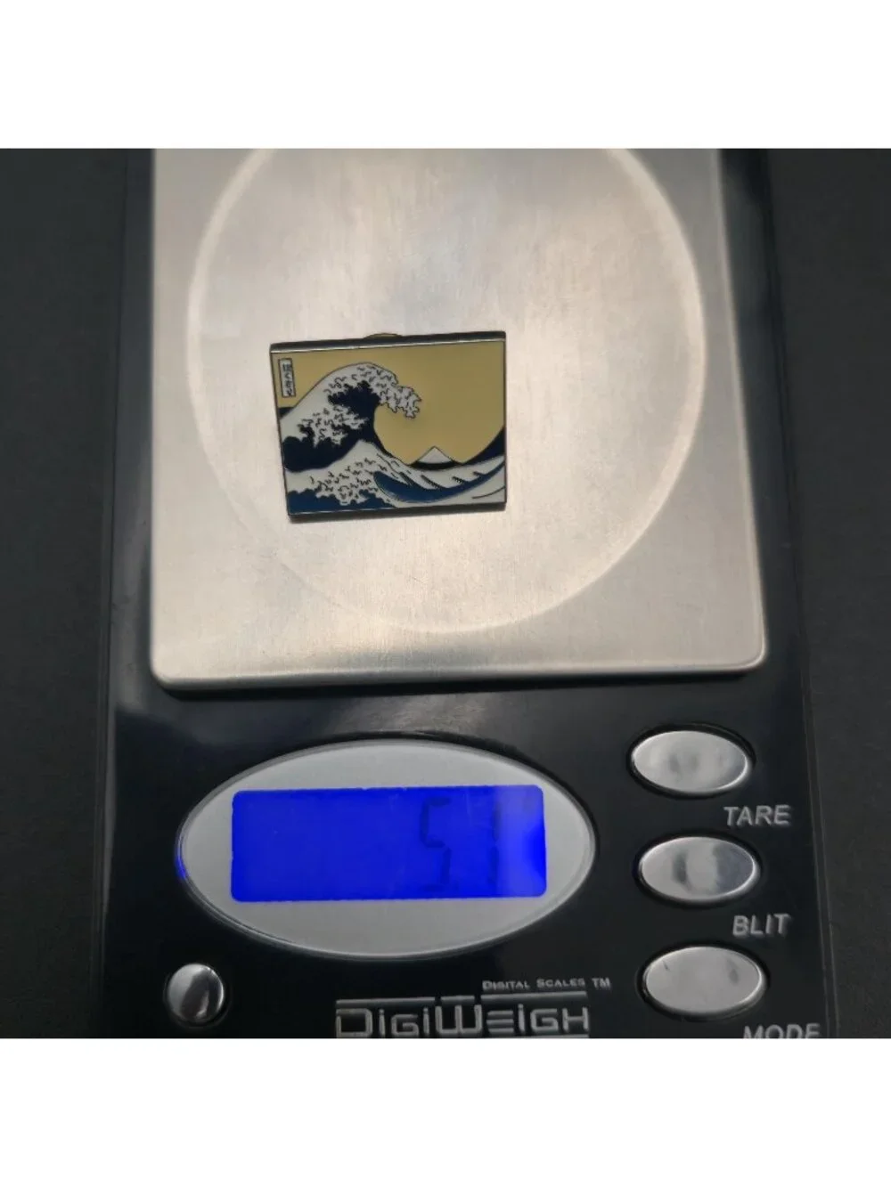 The Great Wave off Kanagawa Enamel Pin - Hokusai Japanese Art A7353 - Picture 5 of 5